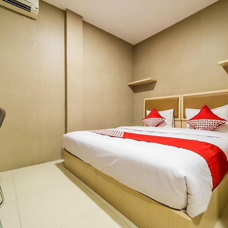 Oyo 279 Deli Homestay Медан Экстерьер фото