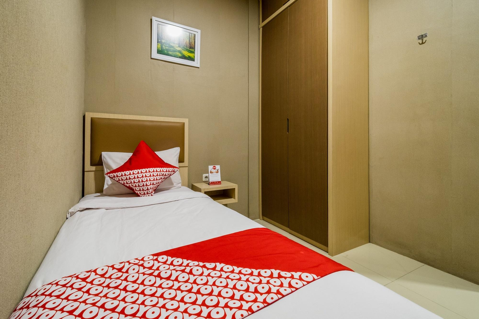 Oyo 279 Deli Homestay Медан Экстерьер фото