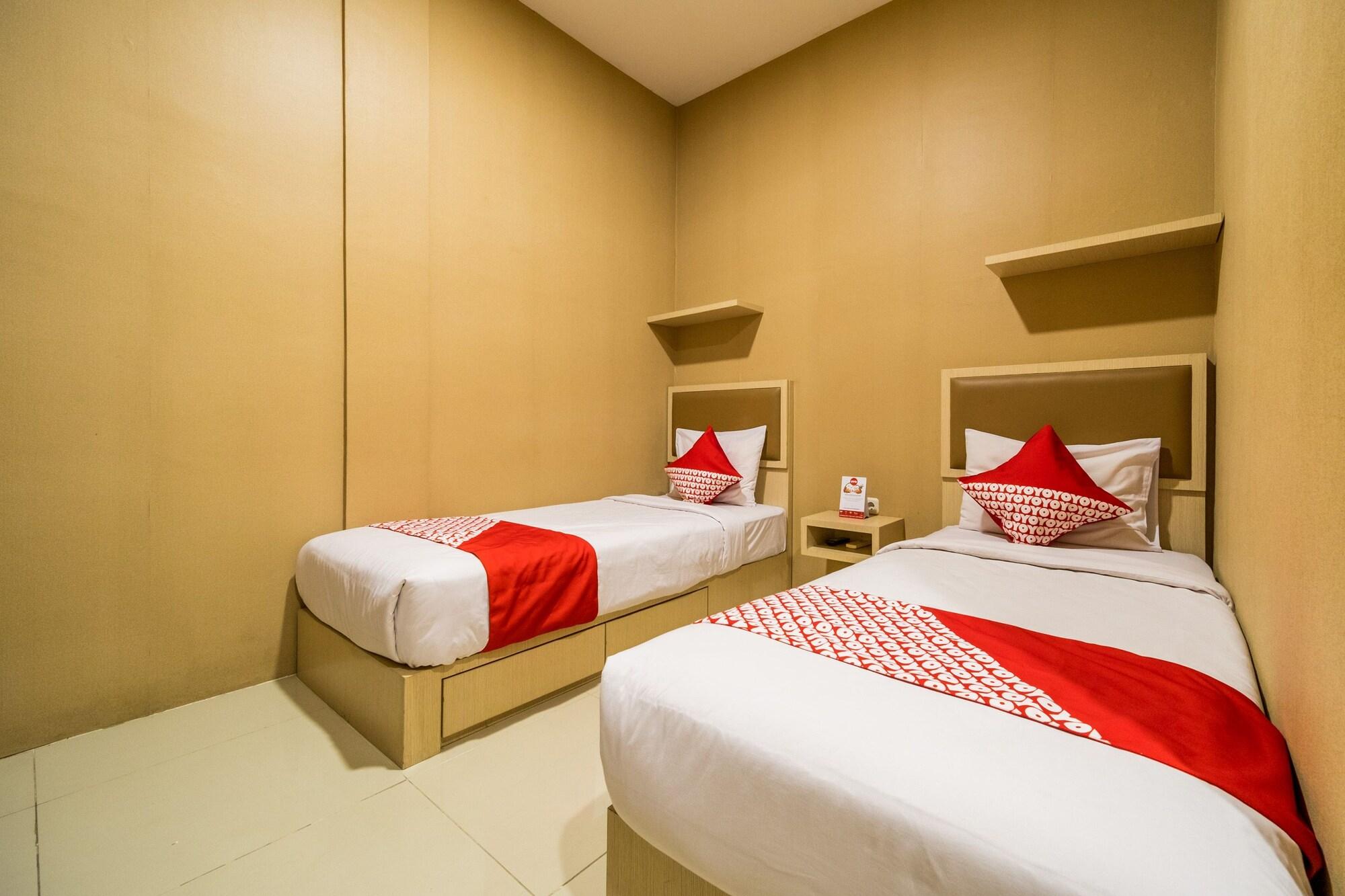 Oyo 279 Deli Homestay Медан Экстерьер фото