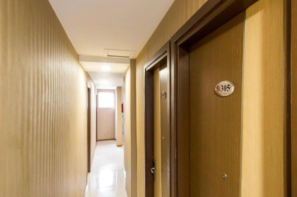 Oyo 279 Deli Homestay Медан Экстерьер фото