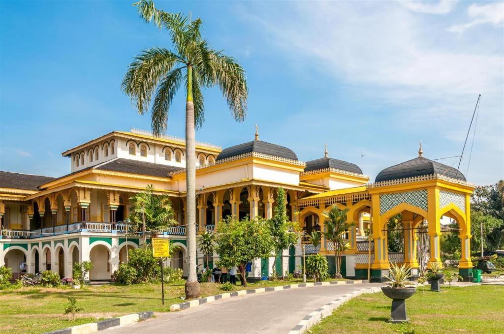 Oyo 279 Deli Homestay Медан Экстерьер фото