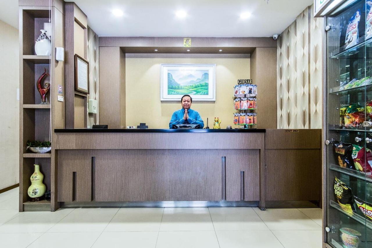 Oyo 279 Deli Homestay Медан Экстерьер фото