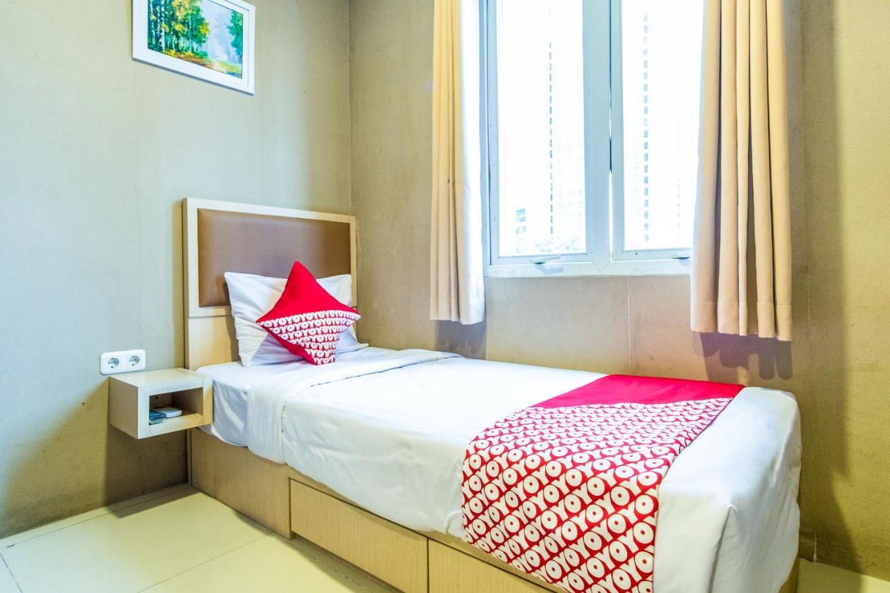 Oyo 279 Deli Homestay Медан Экстерьер фото