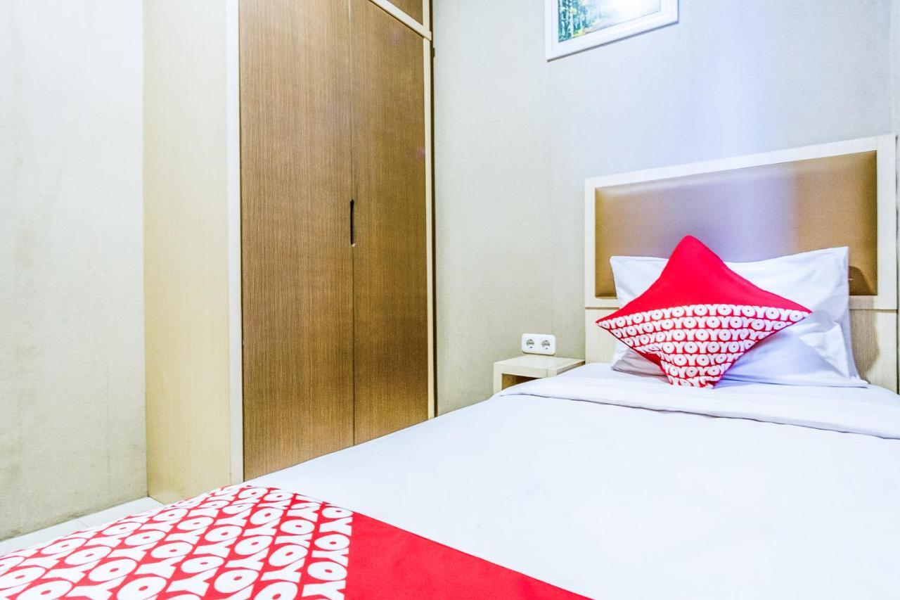 Oyo 279 Deli Homestay Медан Экстерьер фото
