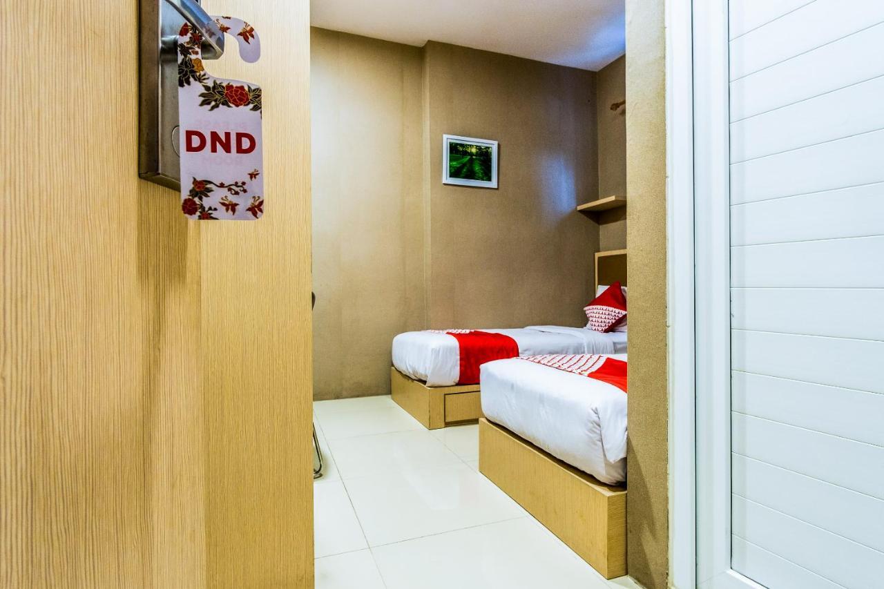 Oyo 279 Deli Homestay Медан Экстерьер фото
