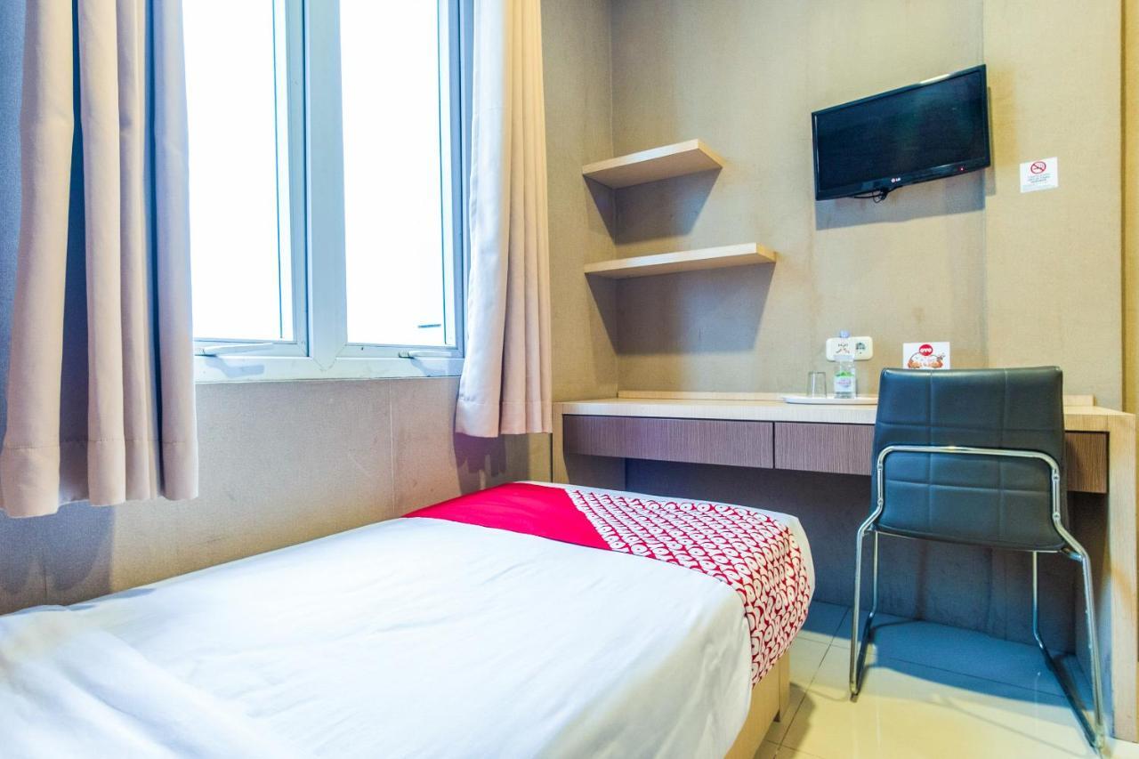 Oyo 279 Deli Homestay Медан Экстерьер фото
