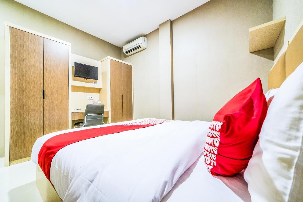 Oyo 279 Deli Homestay Медан Экстерьер фото